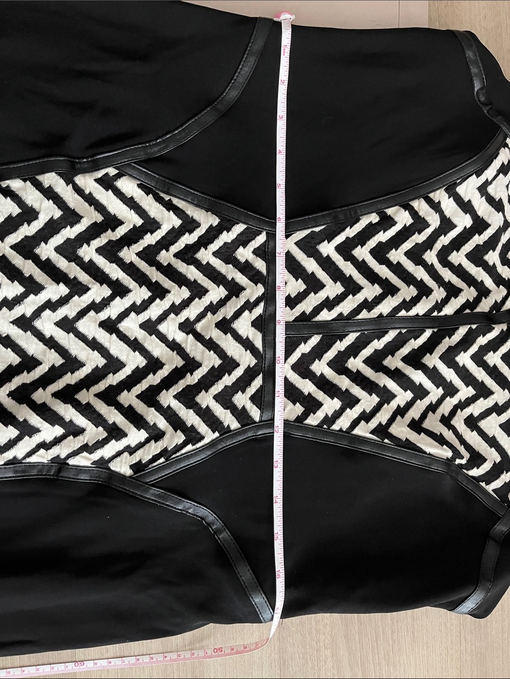 Frank Lyman Black and White Chevron-Panel Cocktail Dress - Picture 8 of 11
